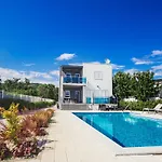 Mandalina Hr Luxury With Private Pool, Tennis Court And Boccie Alley Villa