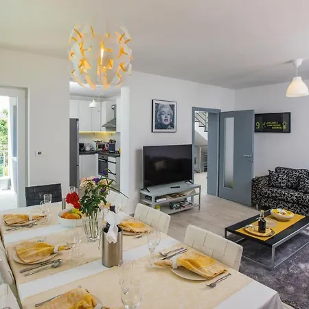 וילה Mandalina Hr Luxury With Private Pool, Tennis Court And Boccie Alley *