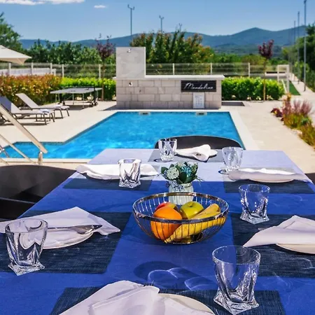 ヴィラ Mandalina Hr Luxury With Private Pool, Tennis Court And Boccie Alley *