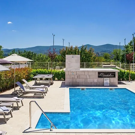 ヴィラ Mandalina Hr Luxury With Private Pool, Tennis Court And Boccie Alley